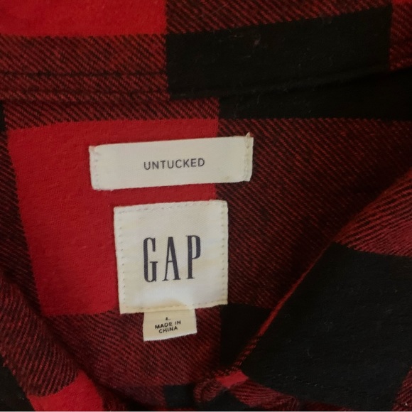 GAP Red and Black Buffalo Plaid Untucked Men's Flannel Shirt Large - Picture 2 of 5